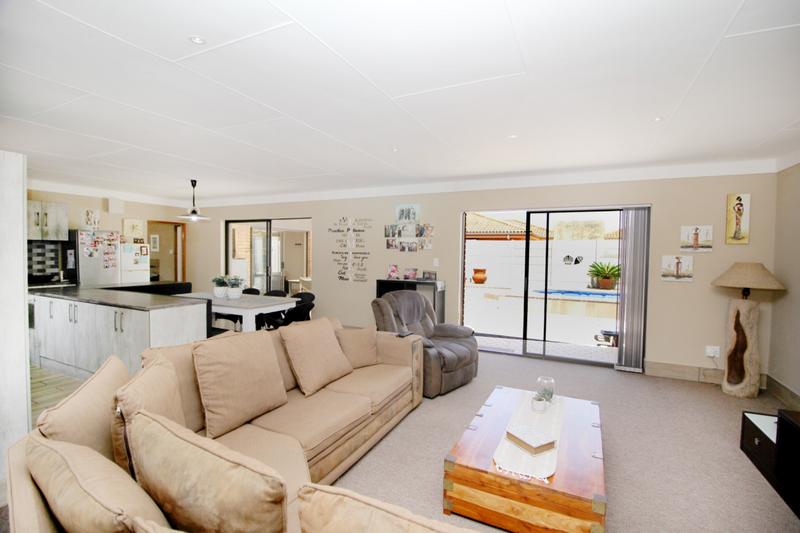 4 Bedroom Property for Sale in Reebok Western Cape